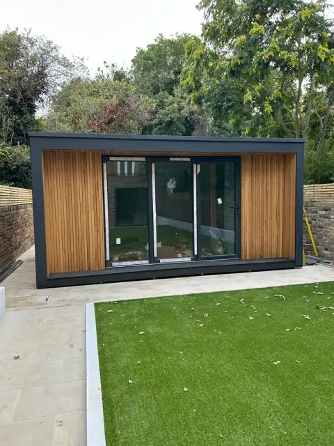 Kensington installation, Kensington, London W8: finished building
